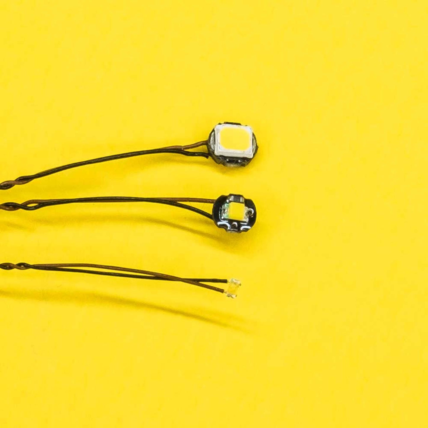 Große Bit-Lichter (kaltweiß) 15 cm – (4er-Pack)