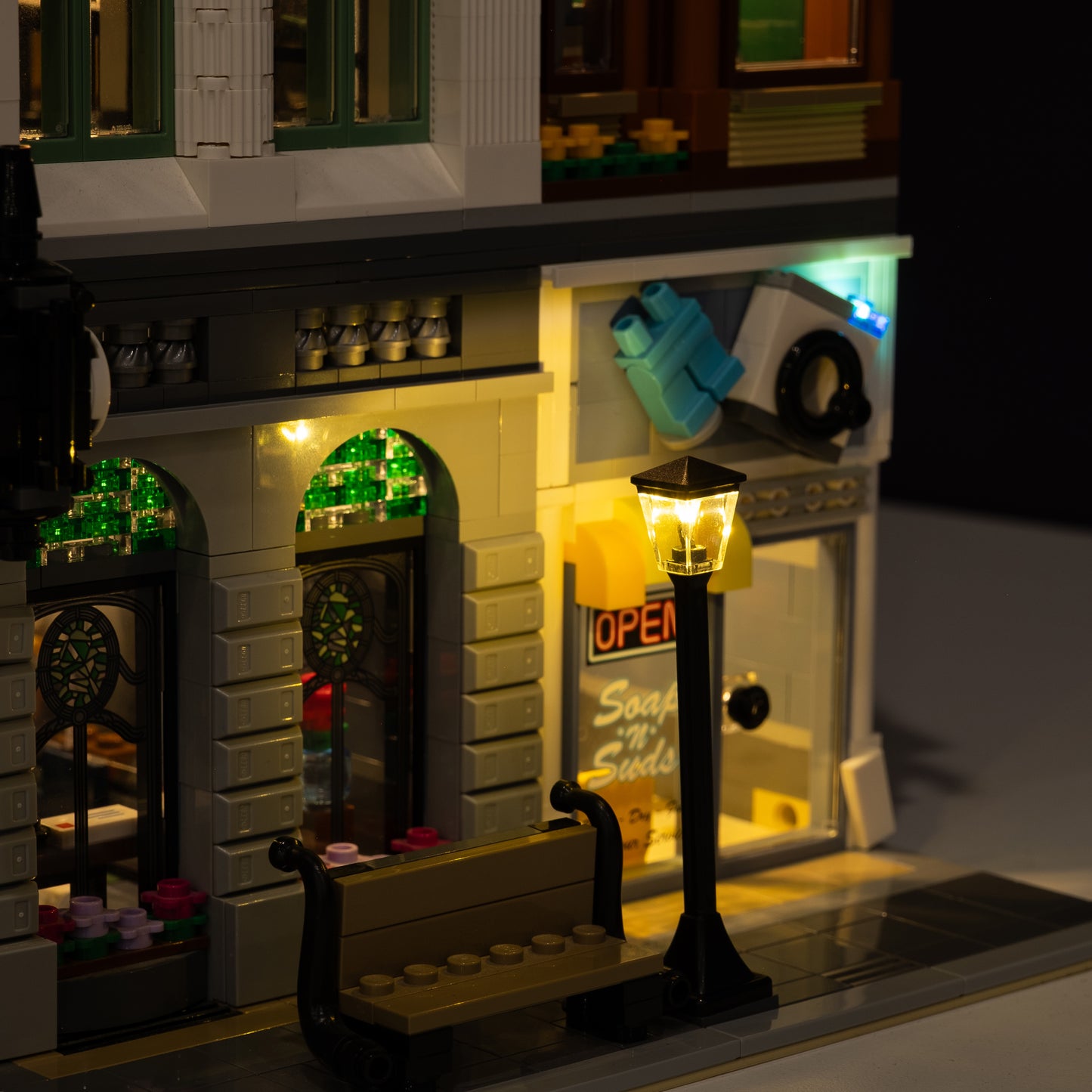 LEGO® Brick Bank #10251 DIY Light Bundle